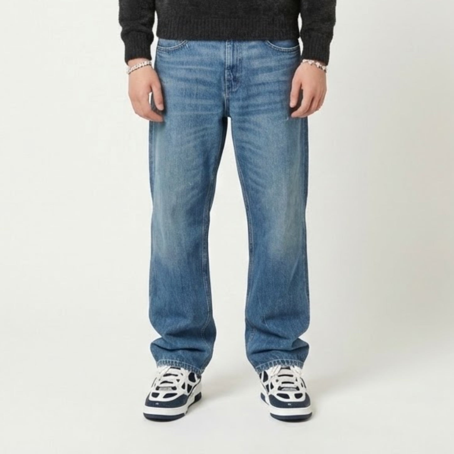 STRAIGHT FIT - JEANS